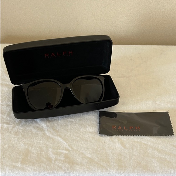 RALPH LAUREN Black Sunglasses - Picture 11 of 13